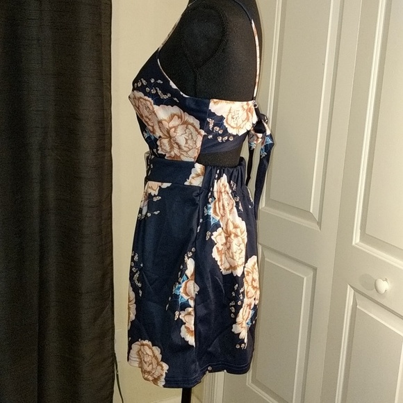 Angahion floral romper - Picture 6 of 7